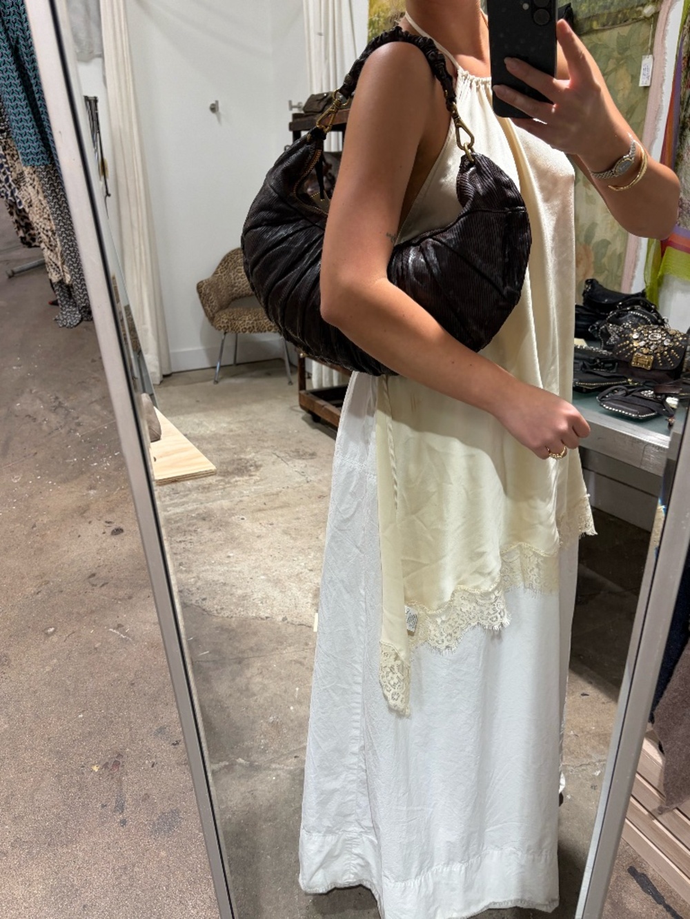 Campomaggi Shoulder Bag in Moro - Picture 8 of 9